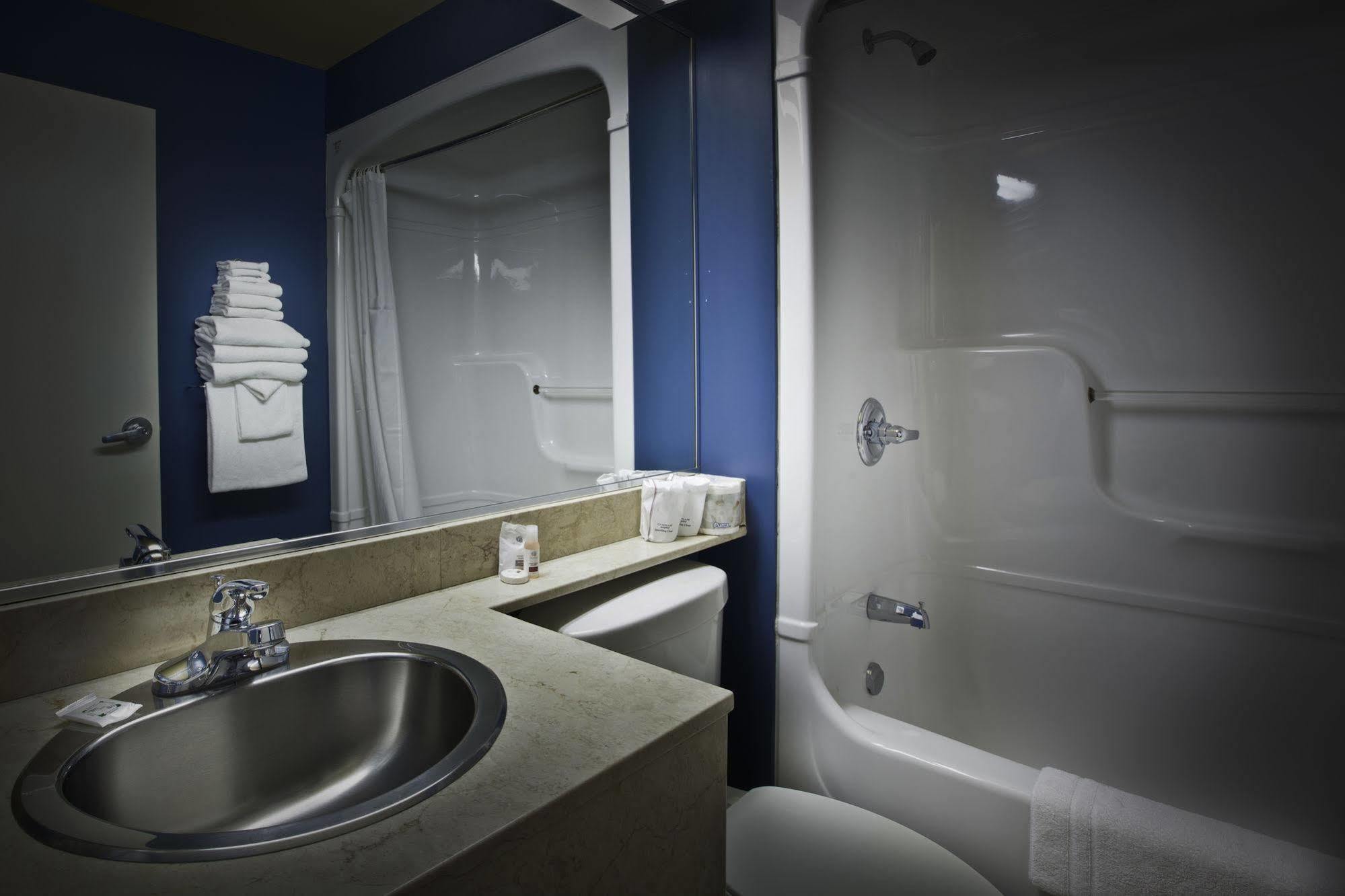 Repotel Aeroport Quebec Ngoại thất bức ảnh
